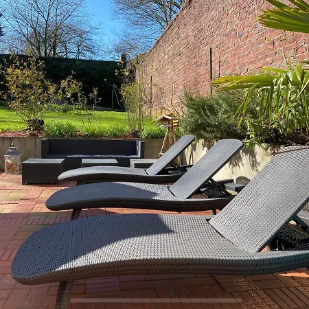 Le Jacuzzi De Marie Ll Rum i privatbostad Tourcoing