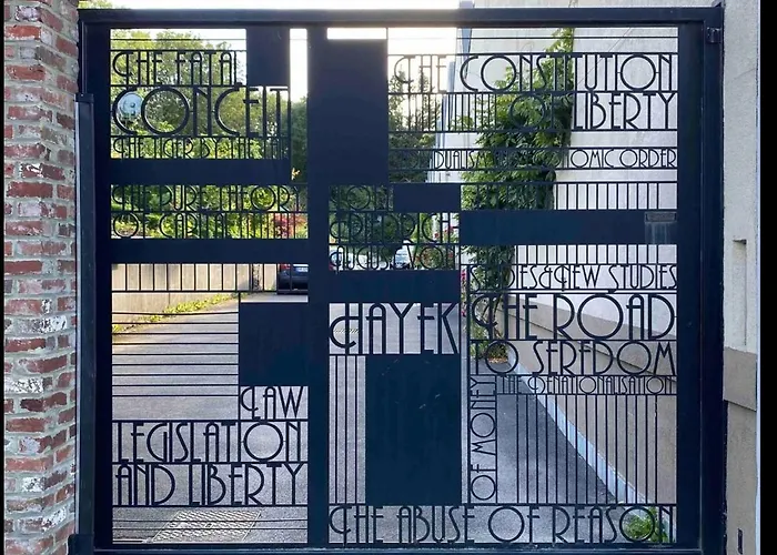 Le Jacuzzi De Marie Ll Homestay